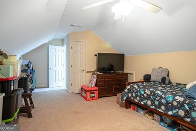 Welcome home to this beautifully maintained 4-bedroom, 2-bath - photo 28