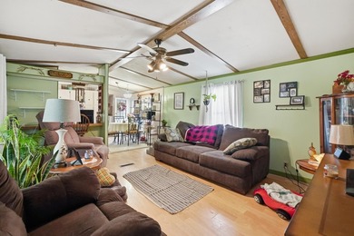 Well maintained 2-bedroom, 2 bath home with Deeded Lake Access - photo 3