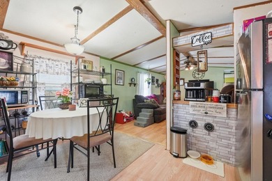 Well maintained 2-bedroom, 2 bath home with Deeded Lake Access - photo 4