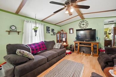 Well maintained 2-bedroom, 2 bath home with Deeded Lake Access - photo 5