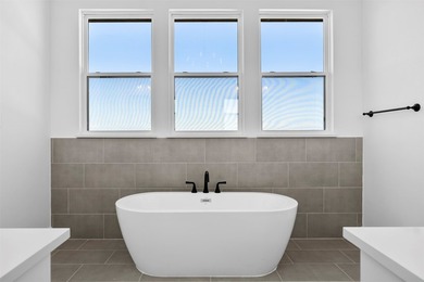 Welcome to Levante! This stunning John Houston new construction - photo 22