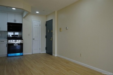 Prime Woodside location. This elevator condominium is - photo 7