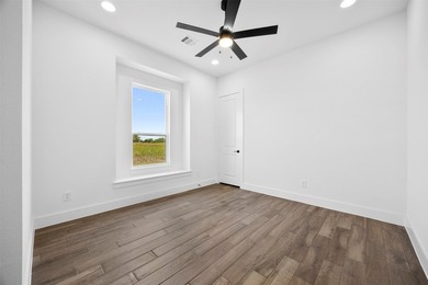 Welcome to Levante! This stunning John Houston new construction - photo 31