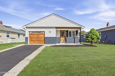 Welcome to 74 Innsbruck Dr in the sought-after Holiday City West - photo 1