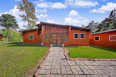Discover the charm of Lake Sam Rayburn in this distinctive - photo 2