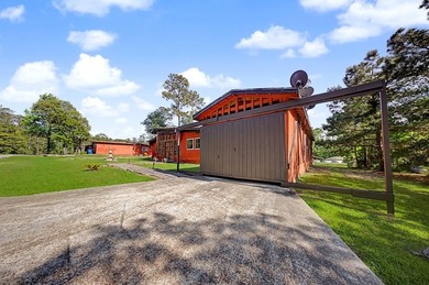 Discover the charm of Lake Sam Rayburn in this distinctive - photo 3