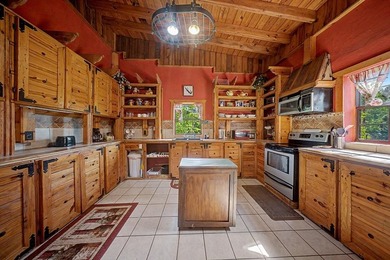 Discover the charm of Lake Sam Rayburn in this distinctive - photo 6