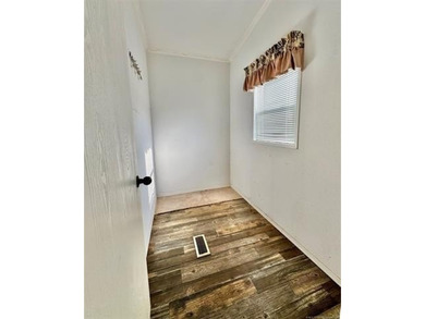 Lake life just got easy in Push Hill Cove! This 3 bed, 2 bath - photo 14