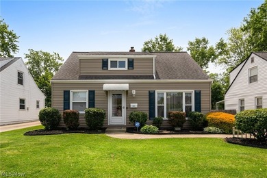 Welcome to this beautifully updated and meticulously maintained - photo 1
