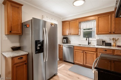 Welcome to this beautifully updated and meticulously maintained - photo 8