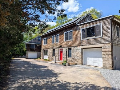 Final price drop! Gorgeous, exceptionally renovated 3+ bedroom - photo 1