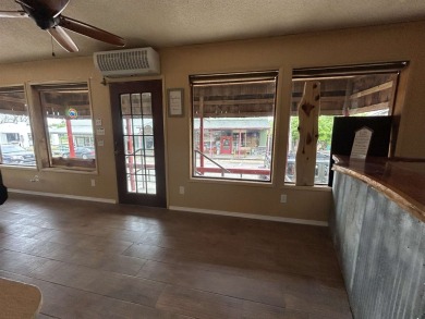 Great business opportunity in a popular tourist town! Revamped