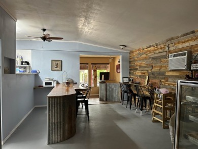 Great business opportunity in a popular tourist town! Revamped