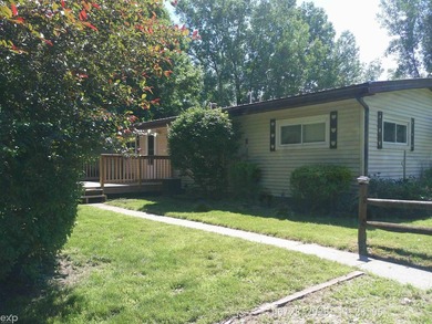 Located just 10 minutes from downtown Caro. This 3-bedroom, 1 - photo 1