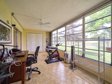 Welcome to this charming 2-bedroom, 2-bathroom villa nestled in - photo 19