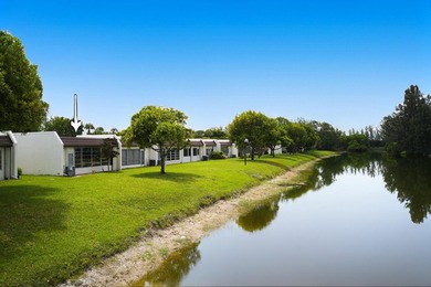 Welcome to this charming 2-bedroom, 2-bathroom villa nestled in - photo 39