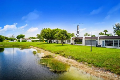 Welcome to this charming 2-bedroom, 2-bathroom villa nestled in - photo 40