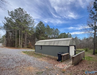 Escape to this private lake retreat in Leesburg, Alabama - photo 6