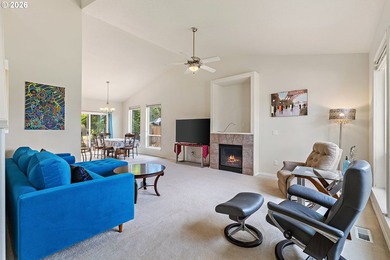 Welcome home to this beautifully maintained 3-bedroom, 2.5-bath - photo 4