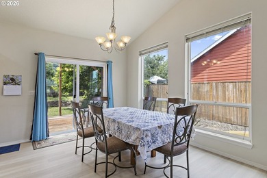Welcome home to this beautifully maintained 3-bedroom, 2.5-bath - photo 7