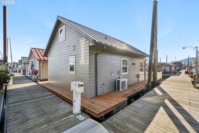 Columbia River - Columbia County Home For Sale in Scappoose Oregon