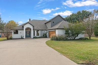 Stunningly renovated waterfront 2,920 sq ft home in Gun Barrel - photo 5