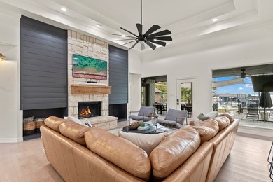 Stunningly renovated waterfront 2,920 sq ft home in Gun Barrel - photo 7