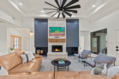 Stunningly renovated waterfront 2,920 sq ft home in Gun Barrel - photo 8
