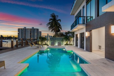 This exceptional waterfront residence at 344 Venetian Drive in - photo 46