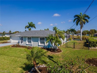 Oversized Triple Lot Waterfront Pool Oasis - Your Florida Dream - photo 3
