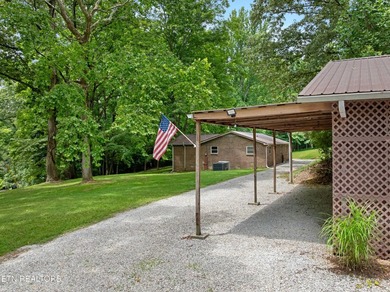 Charming brick cottage with seasonal lake views on 2.36 - photo 11