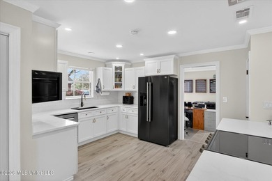 PRICE REDUCTION! MOVE-IN READY + SMART HOME + PRIVATE COURTYARD - photo 11