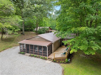 Charming brick cottage with seasonal lake views on 2.36 - photo 13