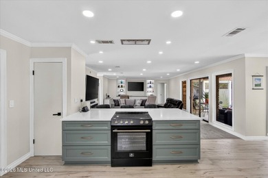 PRICE REDUCTION! MOVE-IN READY + SMART HOME + PRIVATE COURTYARD - photo 13