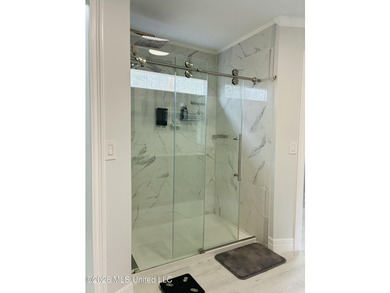 PRICE REDUCTION! MOVE-IN READY + SMART HOME + PRIVATE COURTYARD - photo 18