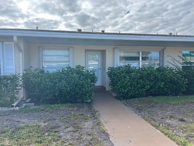 Lake Condo For Sale in Boca Raton, Florida