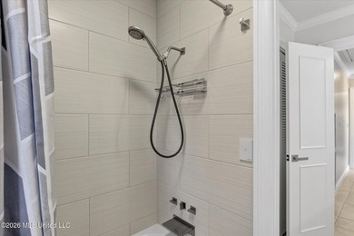 PRICE REDUCTION! MOVE-IN READY + SMART HOME + PRIVATE COURTYARD - photo 23
