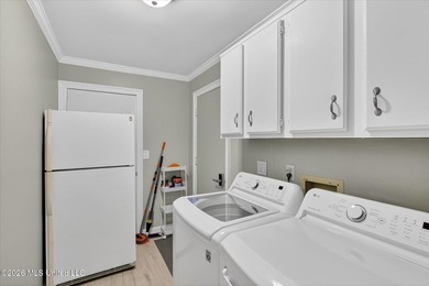 PRICE REDUCTION! MOVE-IN READY + SMART HOME + PRIVATE COURTYARD - photo 28