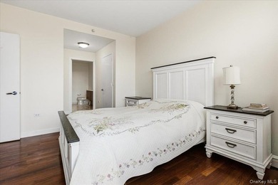 Sophisticated Corner Condo with Stunning Southern & Eastern - photo 33