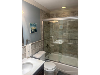 Sought after Brussels Condominium at Southgate. Easy access with - photo 4