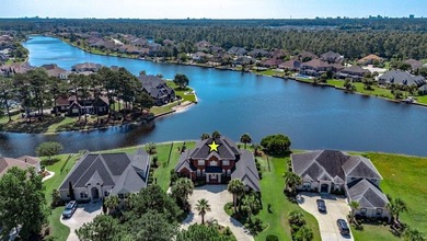 Luxury Waterfront Living with Private Pool in Plantation Lakes! - photo 9