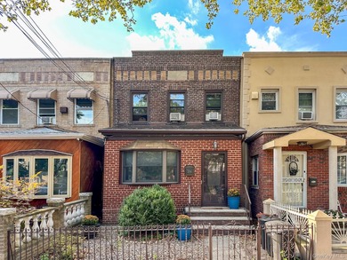 East River Townhome/Townhouse Sale Pending in Astoria New York