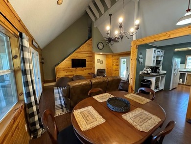 Charming farmhouse-style home in the heart of Rayburn Country - photo 2