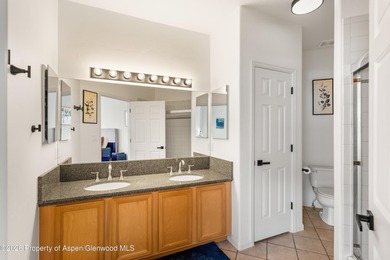 This bright, beautifully updated top-floor condo offers - photo 11