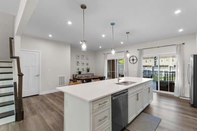 Located inside the gated community of Dye Estates Townhomes at - photo 2