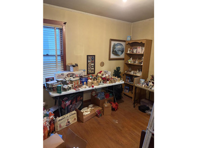 **Attention Investors, Handymen, and Savvy Tradesmen!** This - photo 12