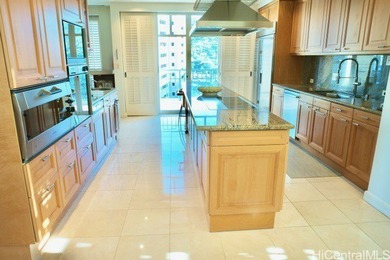 Penthouse living at Courtyards at Punahou-an exceptionally rare - photo 13