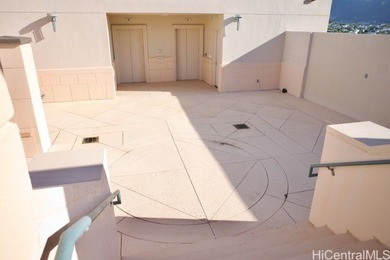 Penthouse living at Courtyards at Punahou-an exceptionally rare - photo 15