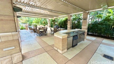 Penthouse living at Courtyards at Punahou-an exceptionally rare - photo 22