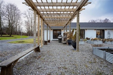 Set amidst the serene beauty of Skaneateles Lake, West Lake Farm - photo 4